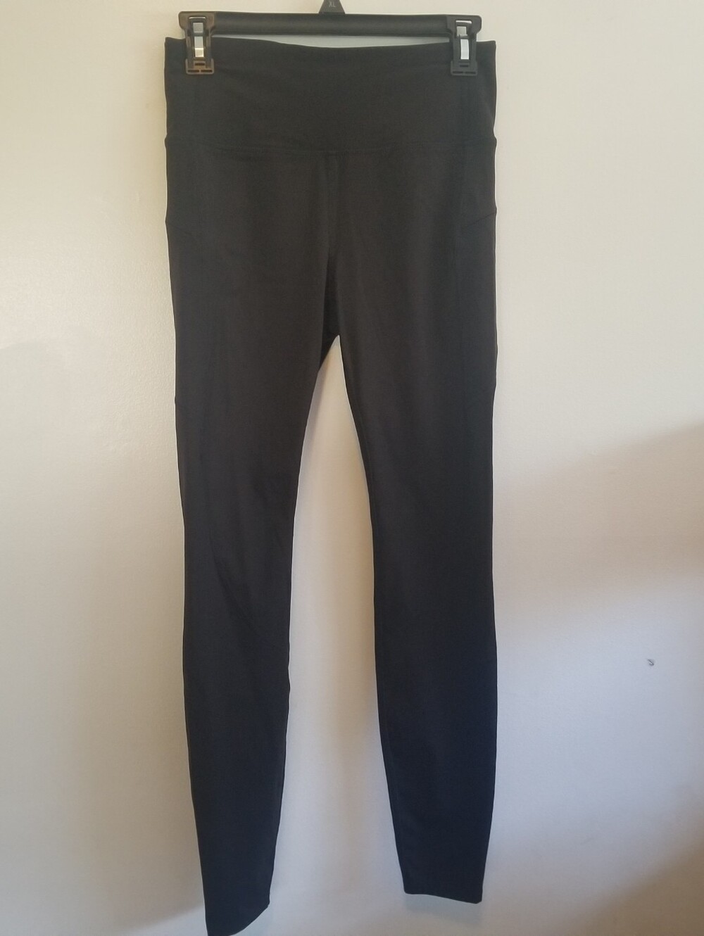 Avia Black High Rise Athletic Leggings Side Zip Pockets Women's Small 4-6